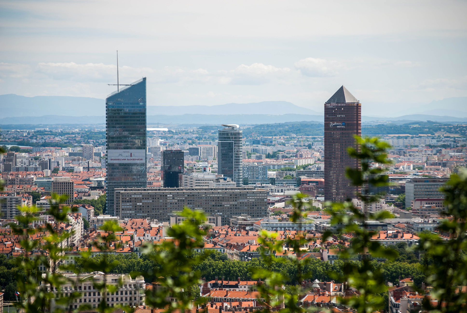 Livraison de Big bag ou Vrac de Gravier, Terre végétale et Pierre à gabion dans le Rhône (69).